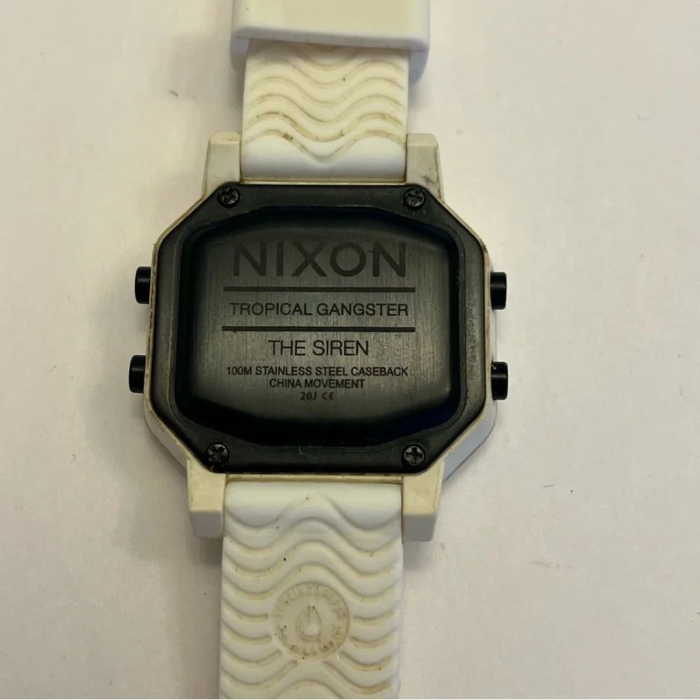New Nixon Siren A1311 100-00 All White 100m Water Resistant Digital Sport‎ Watch
